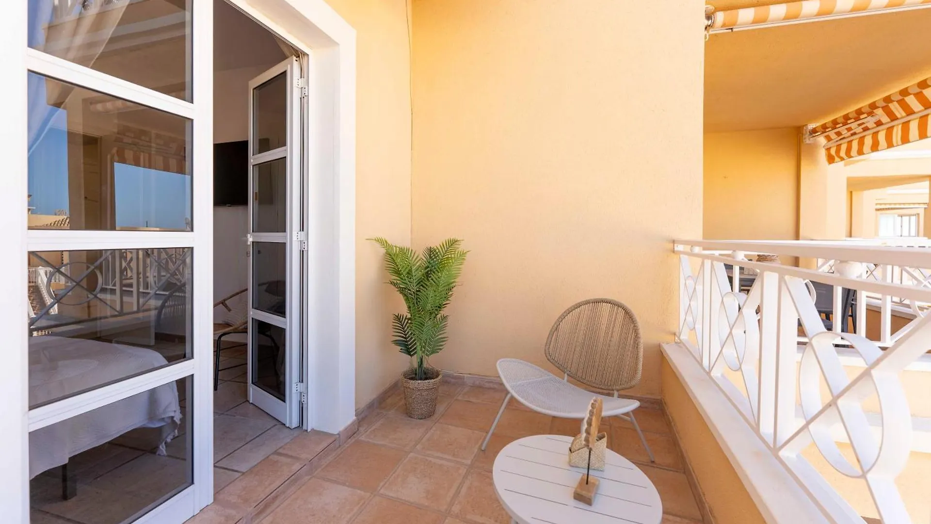 شقة Benimar Costa Adeje Suites