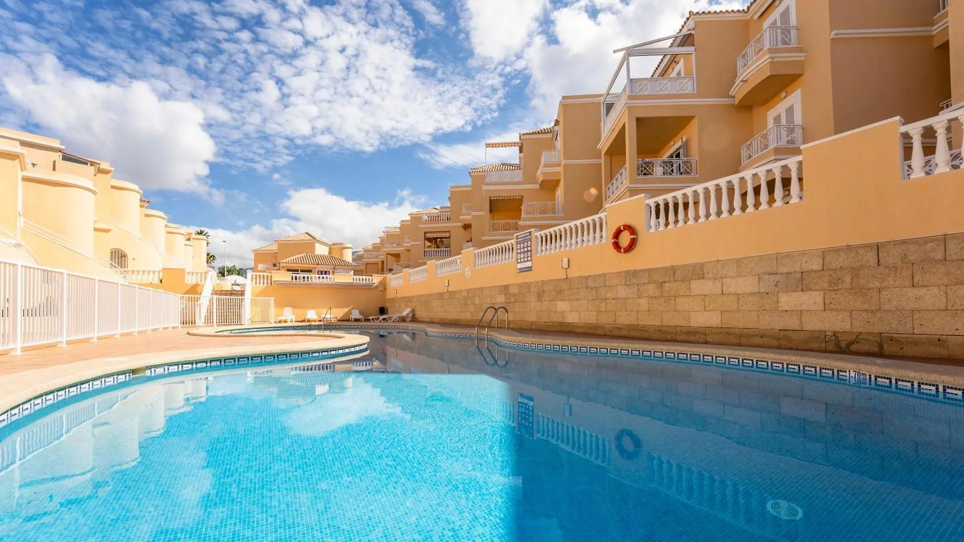 Benimar Costa Adeje Suites أذيخي